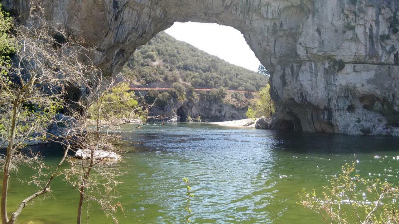 Mas Des Falaises Saint Alban Auriolles Esterno foto