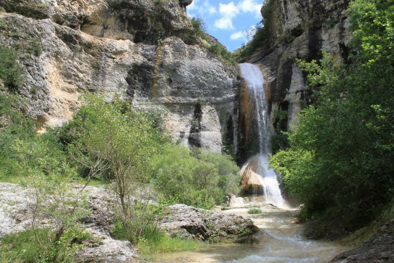 Mas Des Falaises Saint Alban Auriolles Esterno foto